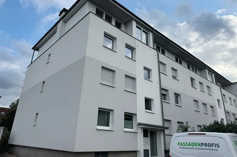Mehrfamilienhaus in Bielefeld-Heepen nach der Fassadenreinigung